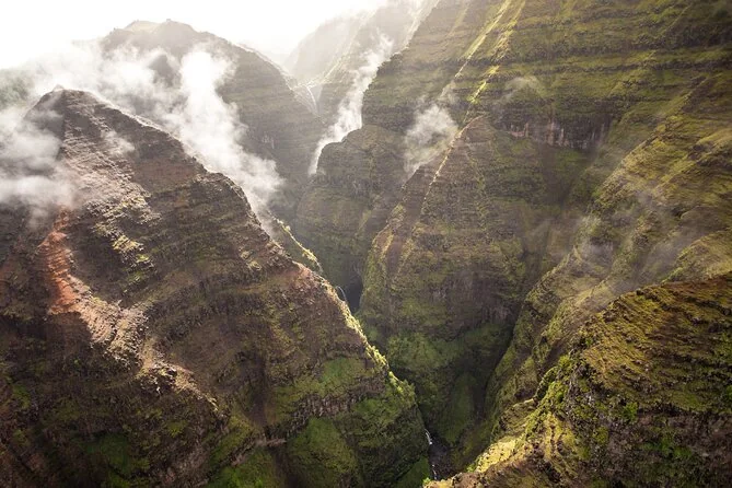 Waterfall Helicopter Tour: Na Pali, Waimea Canyon & Wai'ale'ale